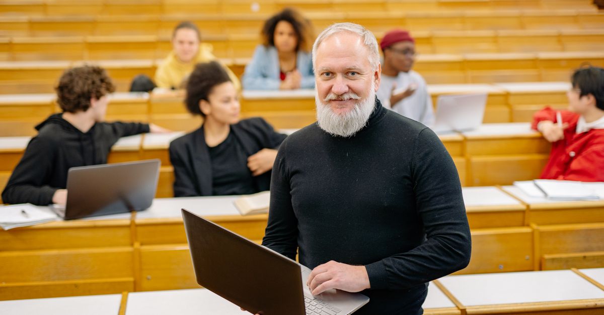Adult Learners Are Returning to College While Gen Z Walks Away: What the Completion Comeback Means for You