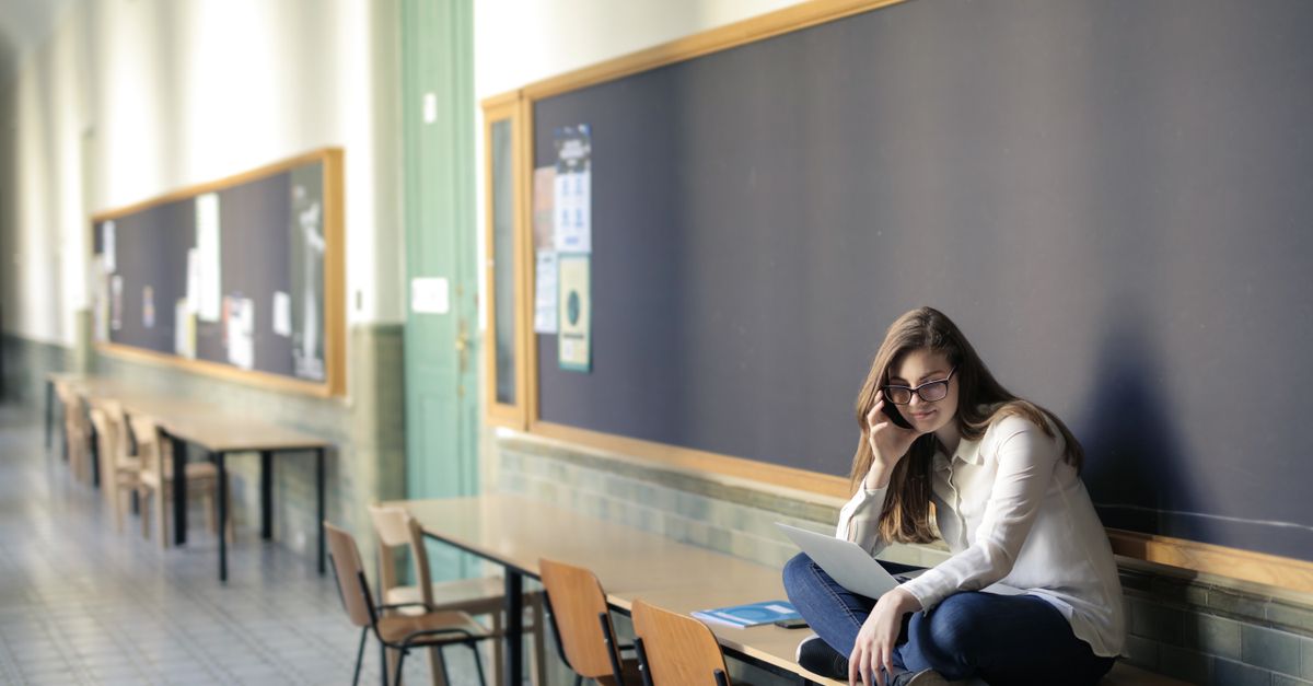 Returning to College in Your Late 30s: A Realistic Plan for Timing, Cost, and Finishing